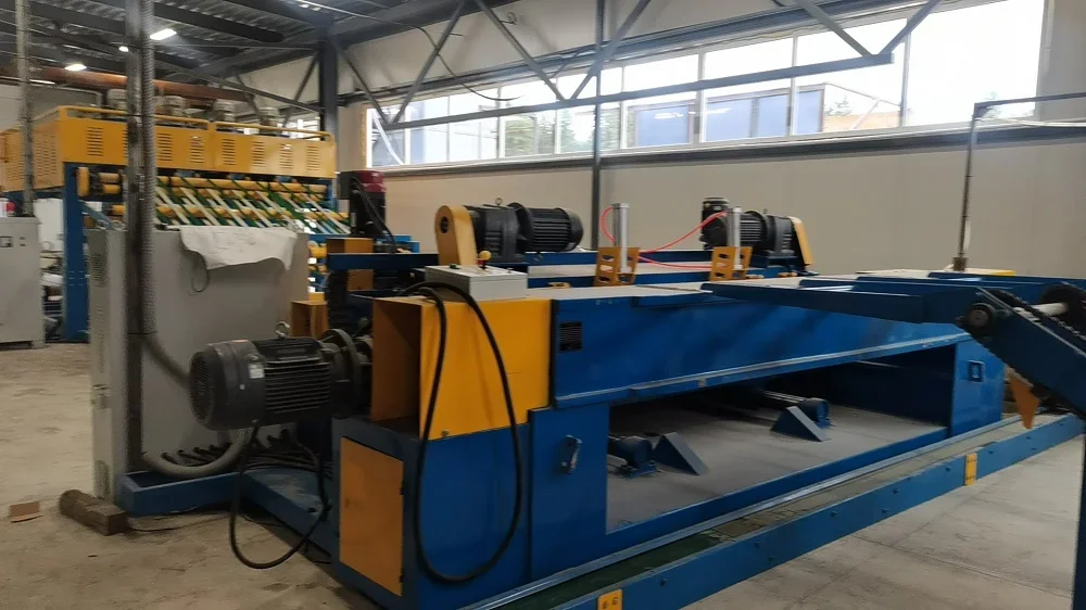CNC woodworking Plywood wood veneer peeling 4ft 8feet simple veneer peeling line plywood machine image 3
