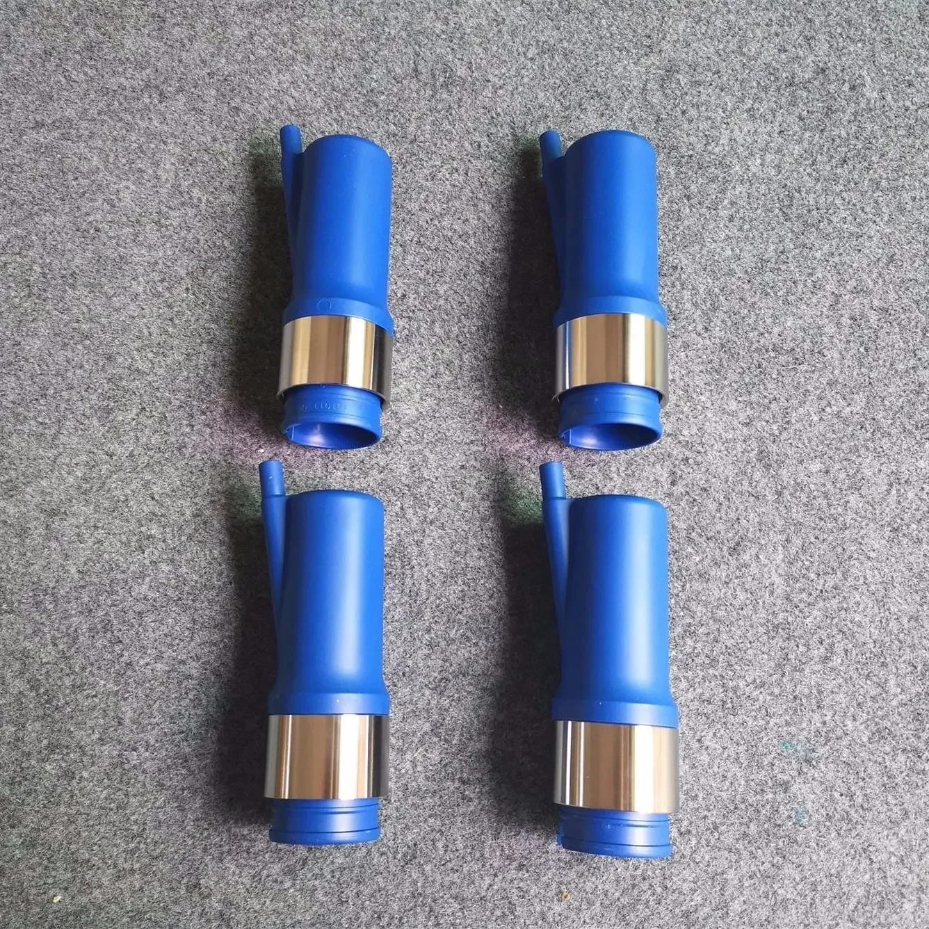 Accesorios para máquinas de ordeño, tazas de leche de plástico para salón de leche, vasos de acero especiales con forro de leche triangular a juego (precio por 4)