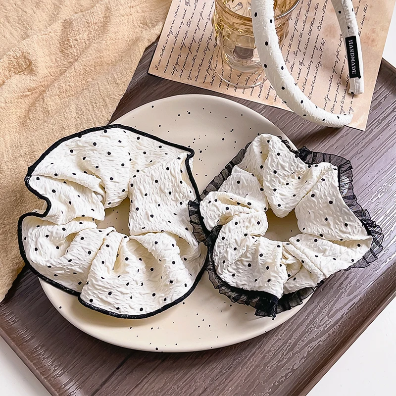 Koreanischer Polka-Dot-Haargummi für Damen, Schleifen-Rüschen-Haarband, eleganter französischer Stil, elastisches Haarband aus Stoff, Haaraccessoires für Mädchen. – Detail 1