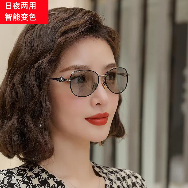 High-Grade Polarized Photochromic Sunglasses Small Face Style Sunglasses Women's UV Protection Driving Sunglasses Women's New Fa