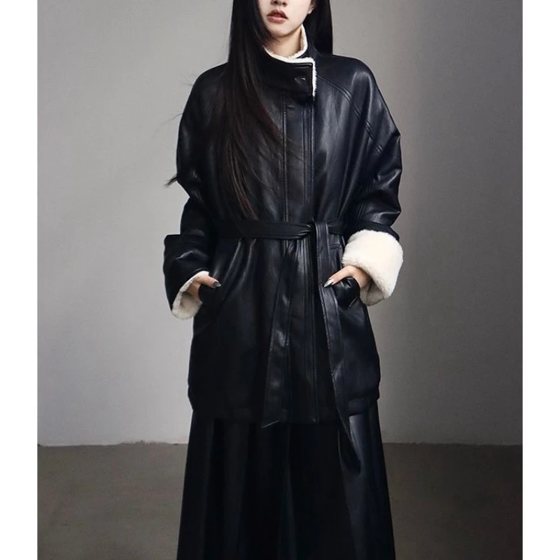 블랙 인조 가죽 코트 여성 중간 길이 두꺼운 스탠드 칼라 인조 모피 안감 윈드 브레이커