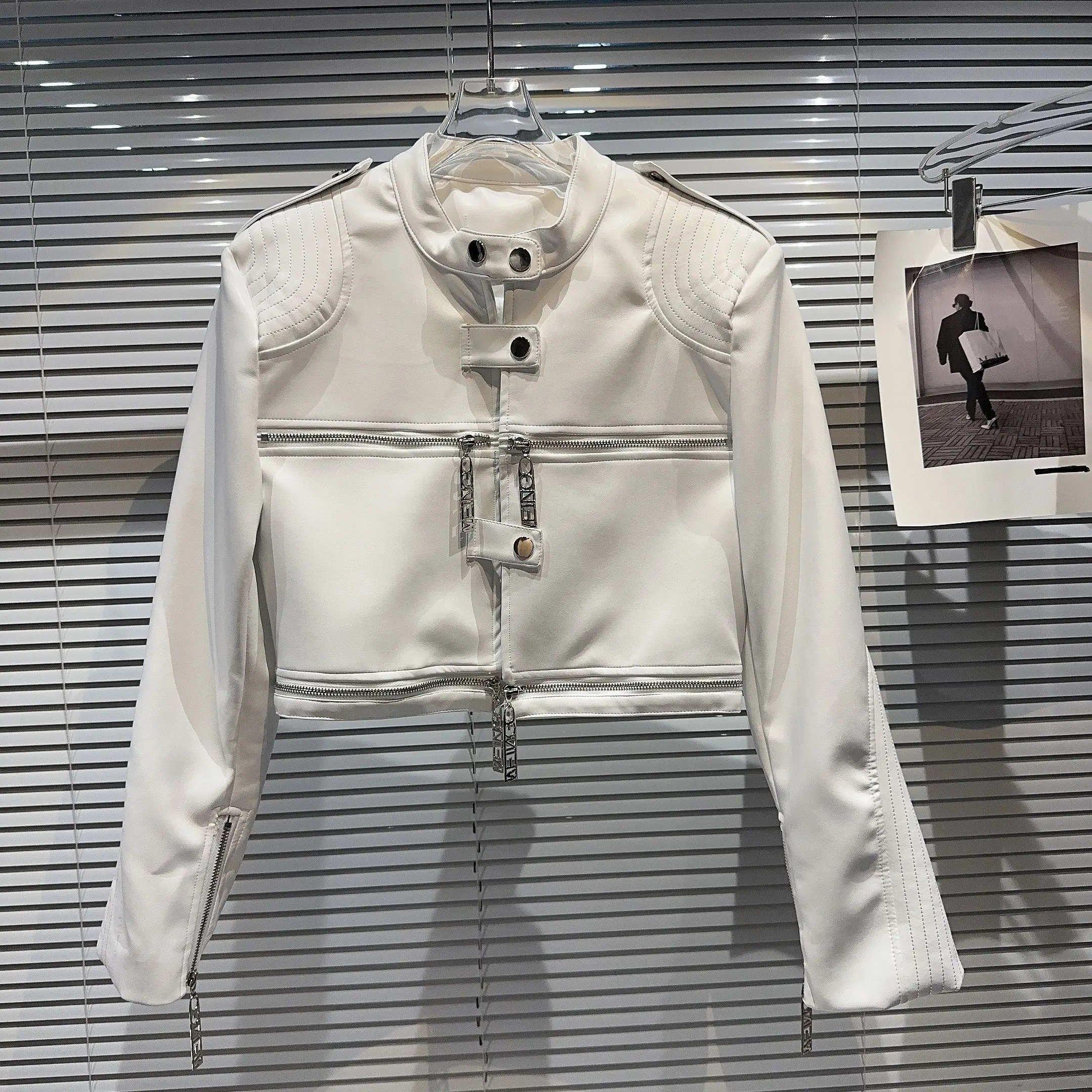 Street Style Short PU Leather Jacket with Horizontal Zipper And Shoulder Pads for Young Women Fall 2026 Trendy Biker Coat