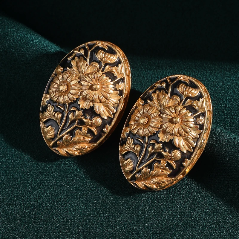 

Vintage Black Gold Color Sunflower Stud Earring Oval Relief Antique Jewelry Trends 2025 High Quality Designer Wedding New