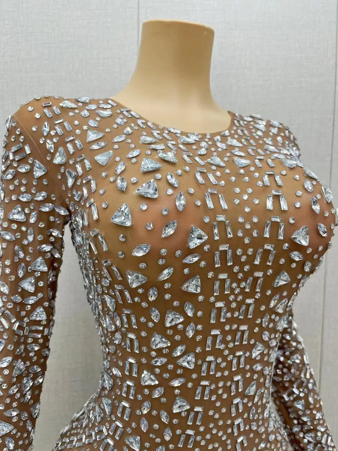 Sexy transparente Diamanten kurzes Kleid Geburtstag Abschluss feiern Kleid Tanz lange Ärmel Outfit Sänger Kostüm Sanji aosuo