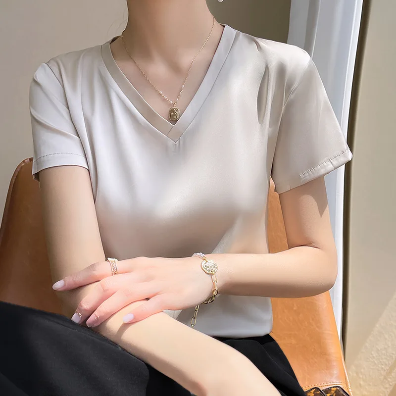 

Women's V-Ne Silk ort Sve T-irt 2025 Allmatch Basic Faion Autumn Season 00% Other Material Ladies irt