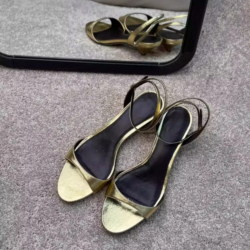 

Сексуальные золотые босоножки на каблуке «котенок», женские летние модельные туфли с открытым носком и ремешком на щиколотке, элегантные свадебные туфли-лодочки для женщин