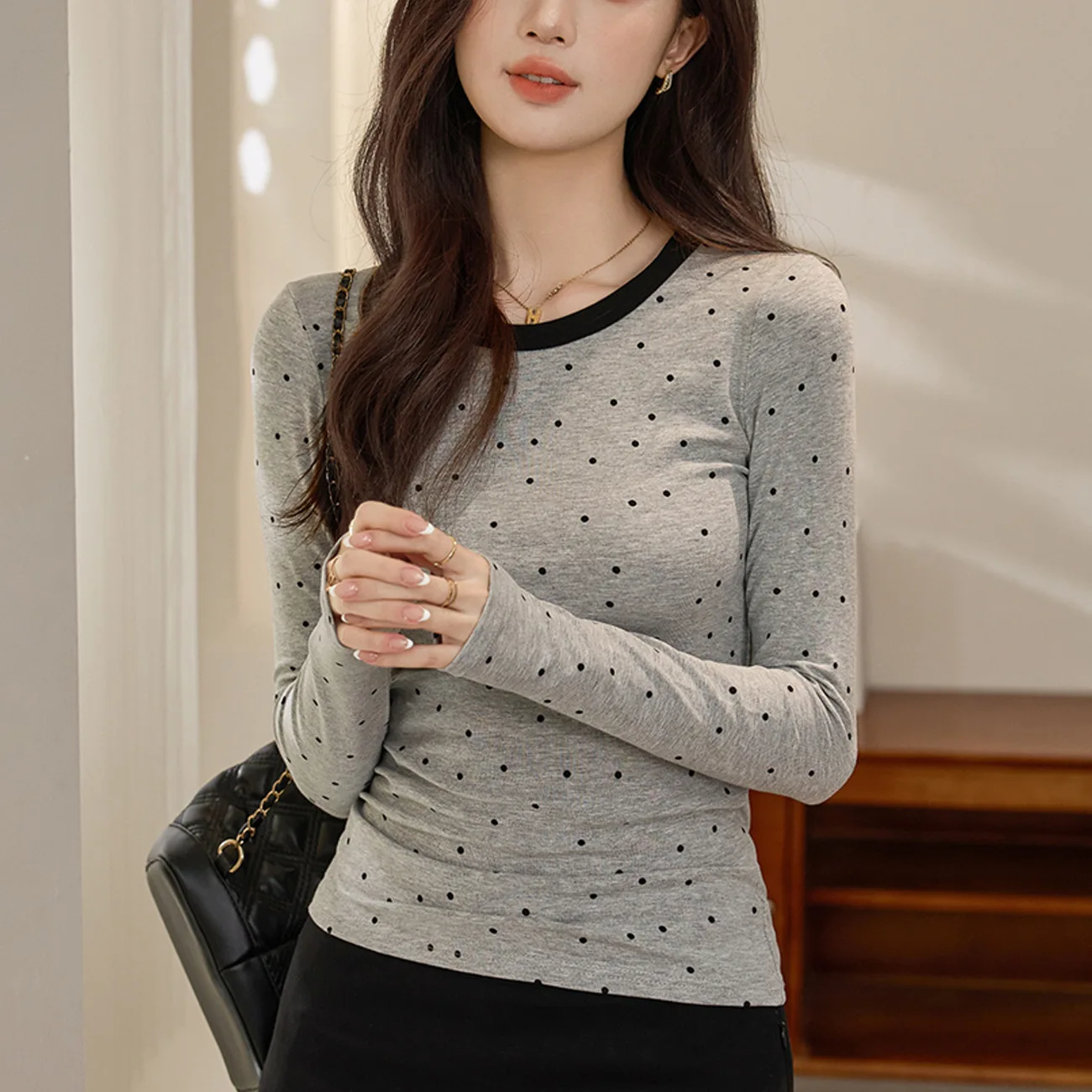 Age-reducing Playful Polka Dot T-shirt for Women Long-sleeved 2025 Autumn Clothing New Contrasting Color Slim Base Shirt