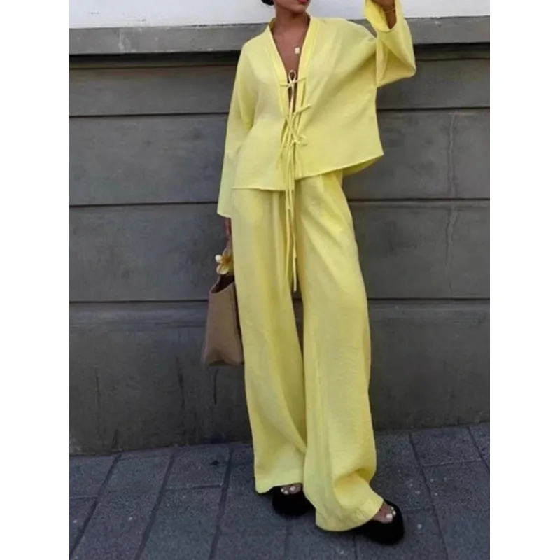 

Новинка Весна 2026: Модный комплект из рубашки на шнуровке и брюк для женщин, повседневный и стильный женский образ