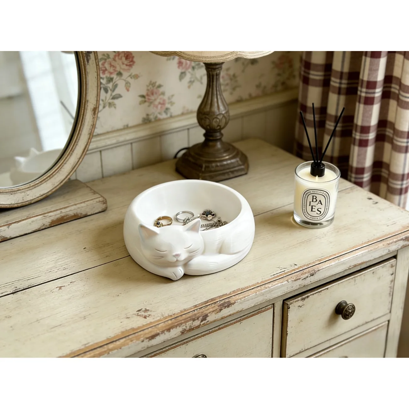 White Cute Sleeping Cat Shaped Jewelry Tray Desktop Cat Tray Ornament