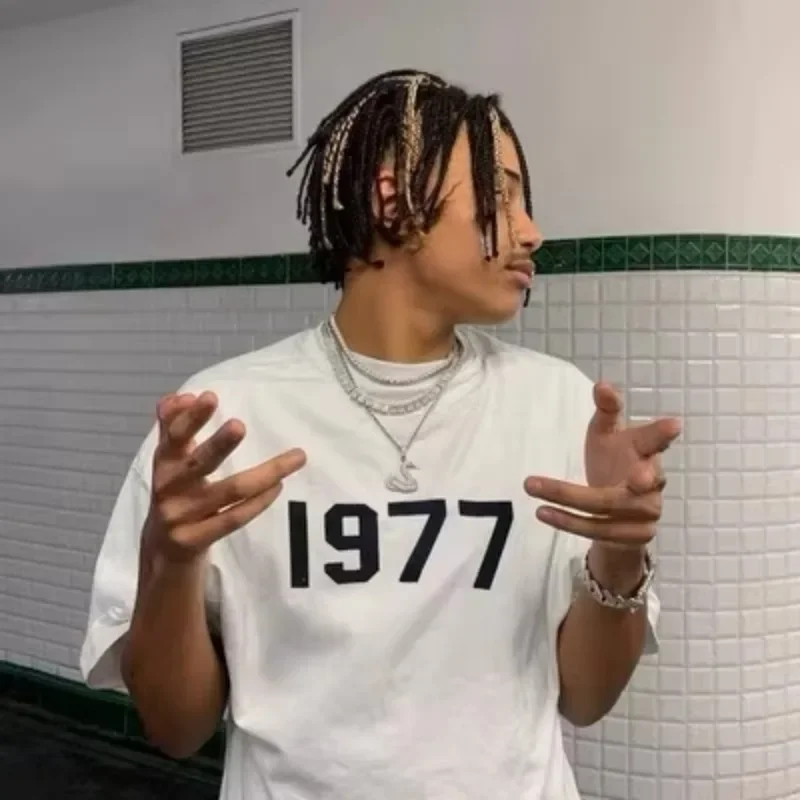 新しいファッションの必需品、男性と女性のための高品質Tシャツ、ストリートレタープリントヒップホップファッション速乾性Tシャツ