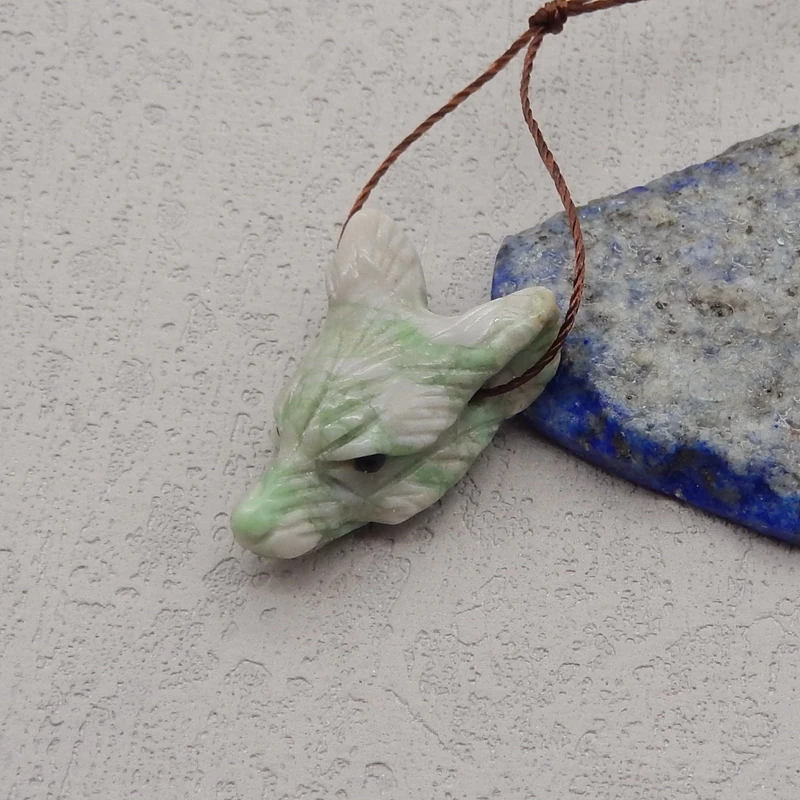 Natural Stone Variscite Wolf Head Pendant Bead,Handcarved Animal Pendant DIY Jewelry Necklace Accessories 25x17x10mm 4g