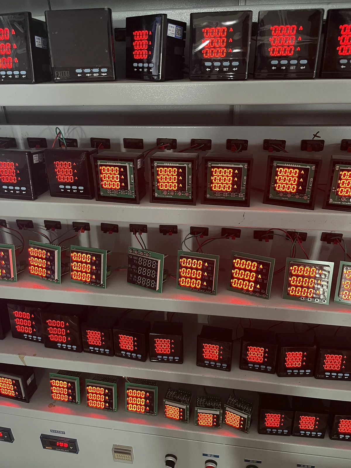 3P4L 3P3L Trójfazowy amperomierz LED Cyfrowy wyświetlacz Miernik panelowy z wielofunkcyjnym miernikiem panelowym RS485 Modbus-RTU i miernikiem napięcia — zdjęcie 2