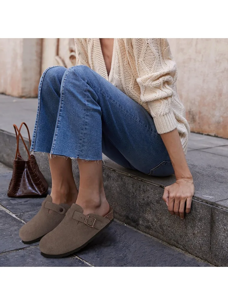 Kidmi Damen Clogs mit Korksohle, modische, rutschfeste Wildleder-Hausschuhe mit verstellbarer Schnalle, bequeme Damen-Hausschuhe