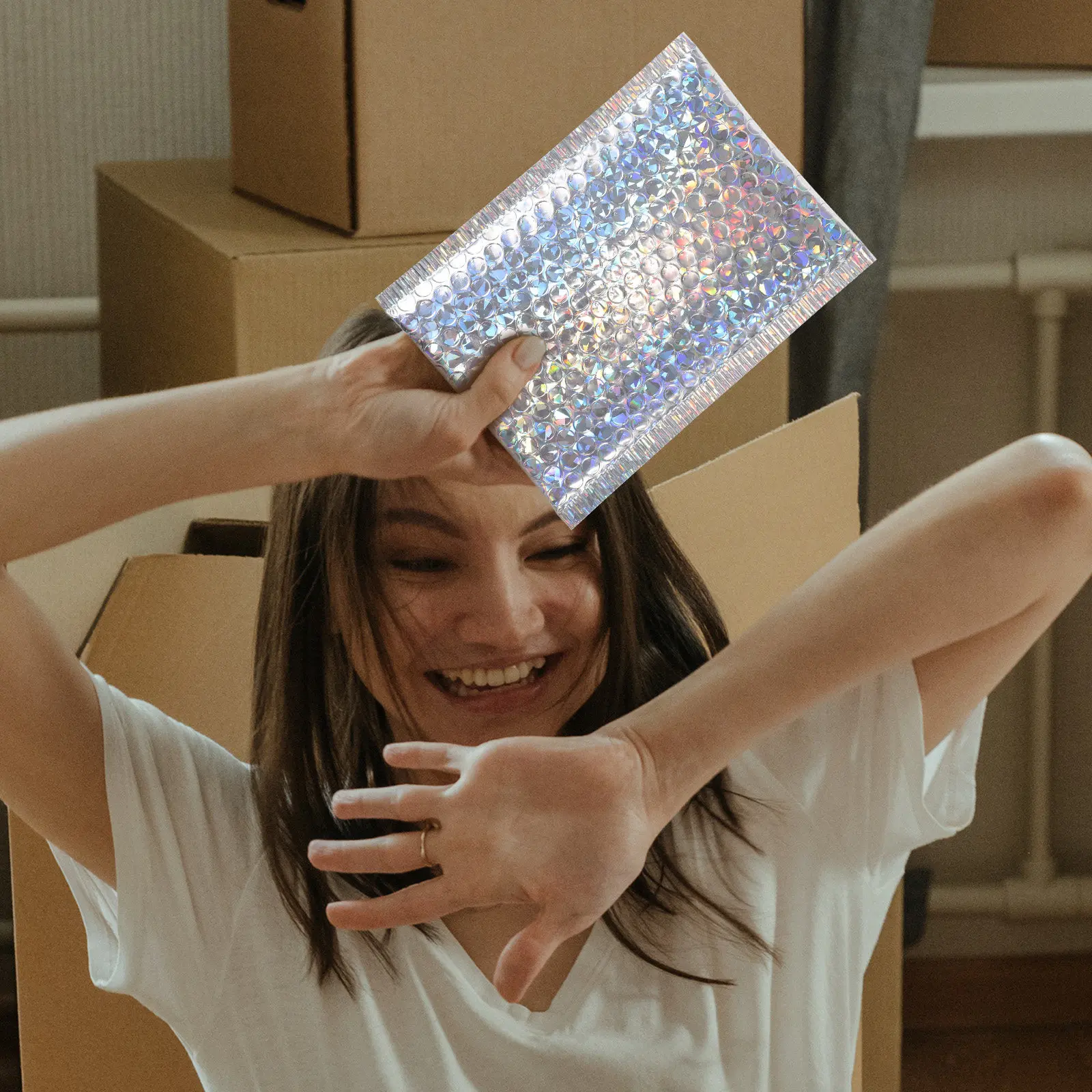 

16Pcs Holographic Bubble Mailers Pet Self Sealing Padded Shipping Envelopes for Makeup Tools Books Cds Small Business Packaging