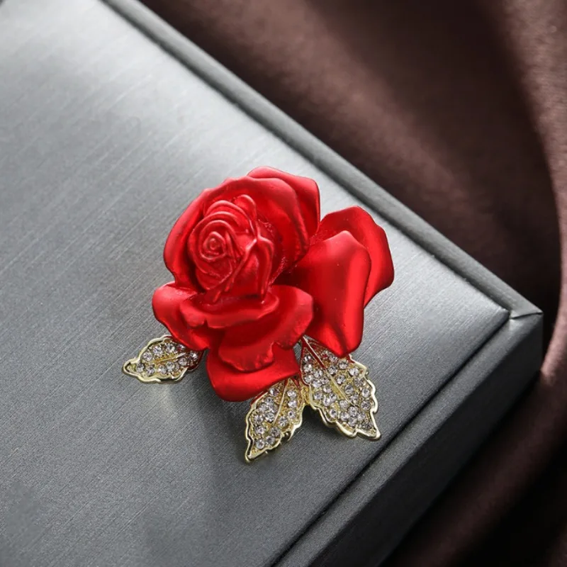 1 piece of diamond-set ladies luxury brooch temperament high-grade rose fashion suit decoration Christmas gift corsage