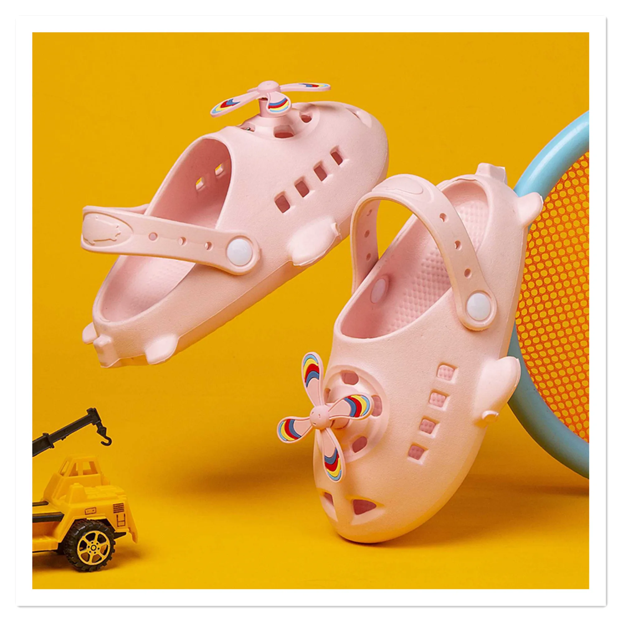 

EVA Aircraft Children's Anti slip Men's and Women's Indoor and Outdoor Hole Shoes Cartoon Baby Slippers Treading on Shit Feeling