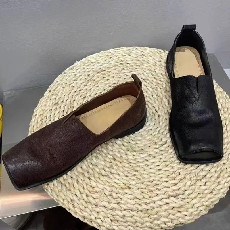 

Модные туфли на одинарной платформе, осенние новые туфли с квадратным носком, глубоким вырезом, мягкой подошвой, нескользящие износостойкие туфли на низком каблуке