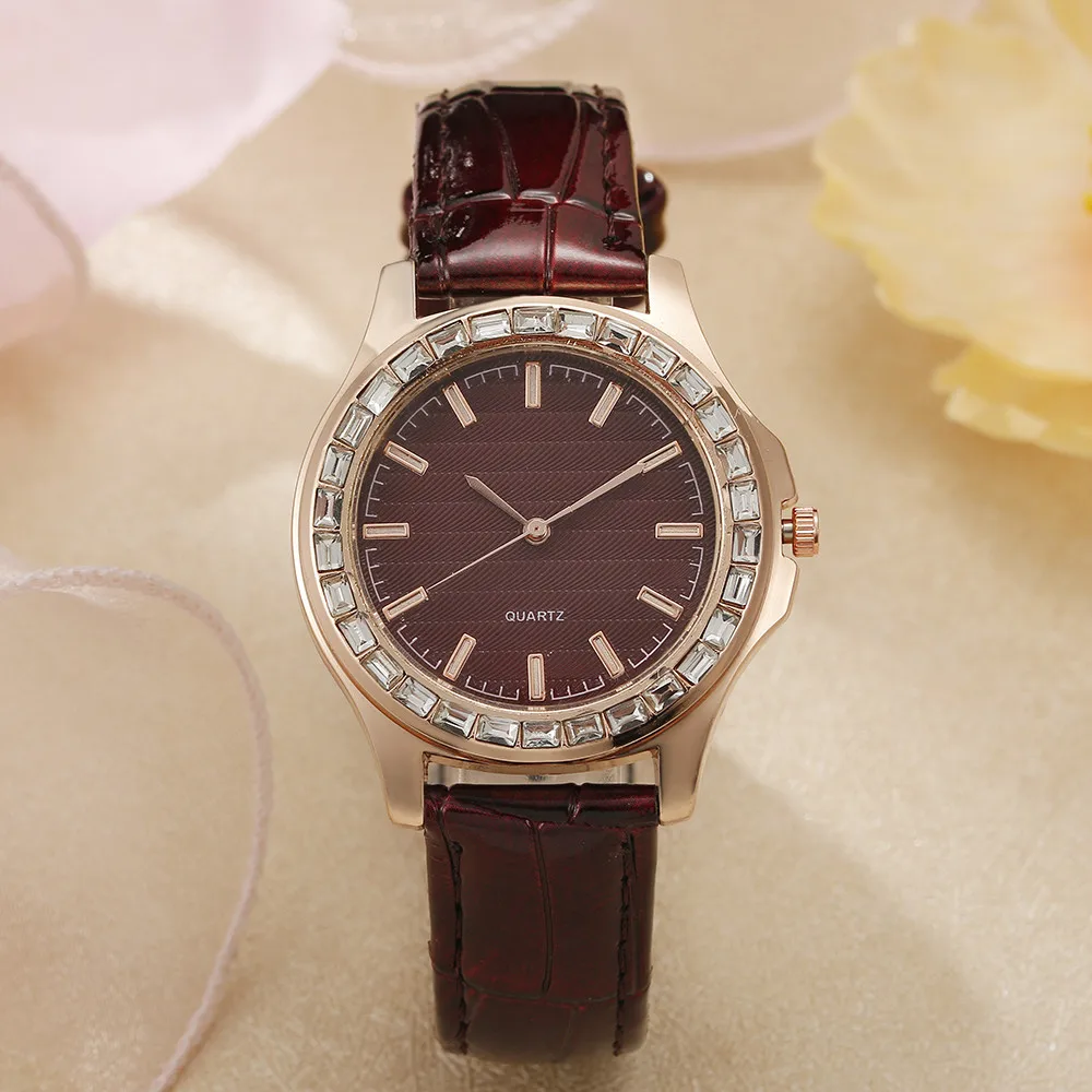 Luxe grand cadran dames de marque diamant British Watch Fashion 2023 nouvelle montre robe d\'horloge simple en cuir pour femmes