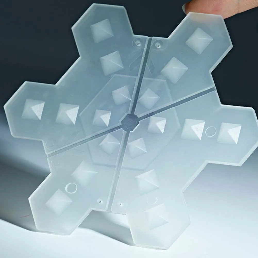 

Прозрачные противоскользящие наклейки для одиночных и двойных лыж с формой снежинки и гибким размещением для повышения стабильности и тяги.