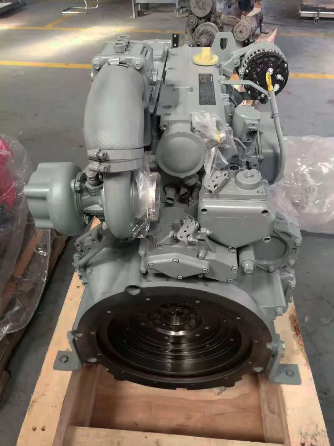 Factory price water cooled deutz engine bf4m2012c for construction machine