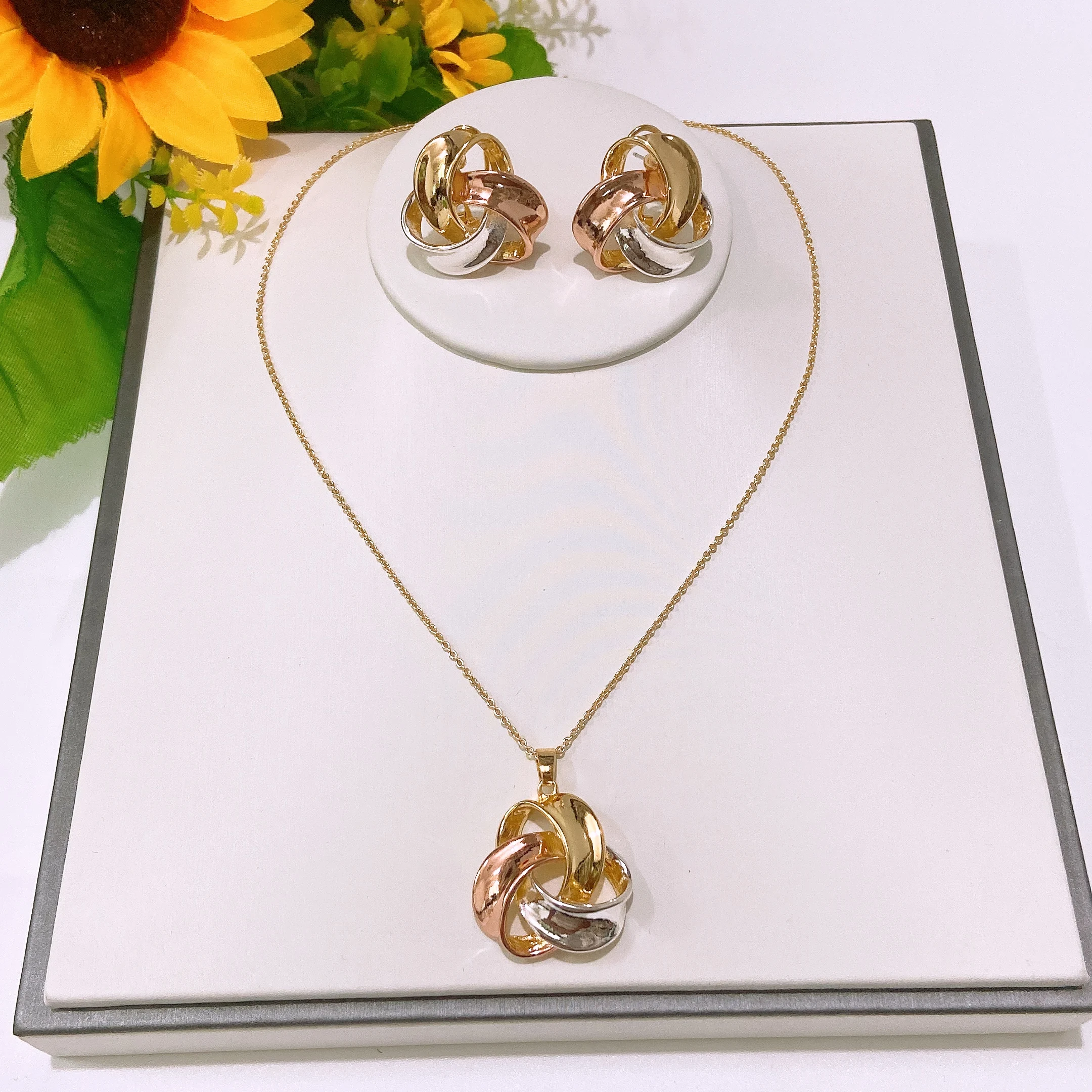 Italy Gold Plated Jewelry Set For Women Design Bangle Earrings Necklace 2 Pcs Set Jewelry Wedding Party