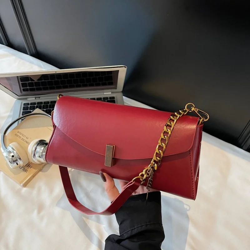 

Elegant Women Shoulder Bag With Embossed Crocodile Pattern And Gold Hardware Luxurious Feel
