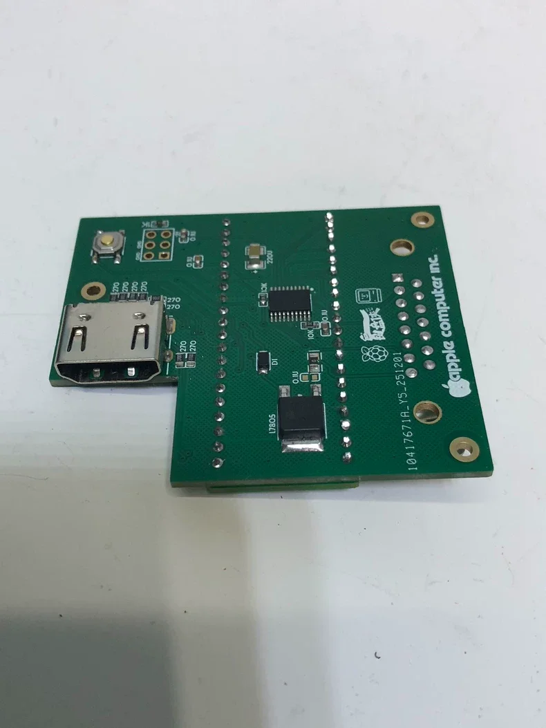 appleiic-to-hdmi-video-converter-supports-outputting-video-to-hdmi-displays-via-the-iic's-db15-interface