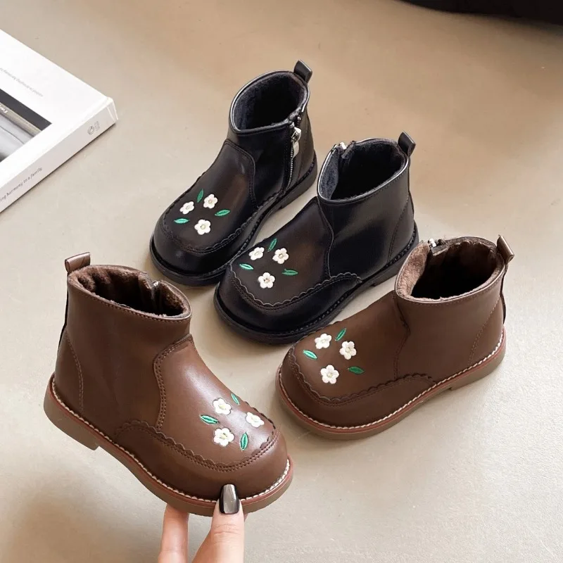 

Winter Child Boot 2025 New Kids Shoes Retro Girls' Shoes Soft Sole Plush Leather Boots Fashion Girl Boot Girl Ankle Boot Botas