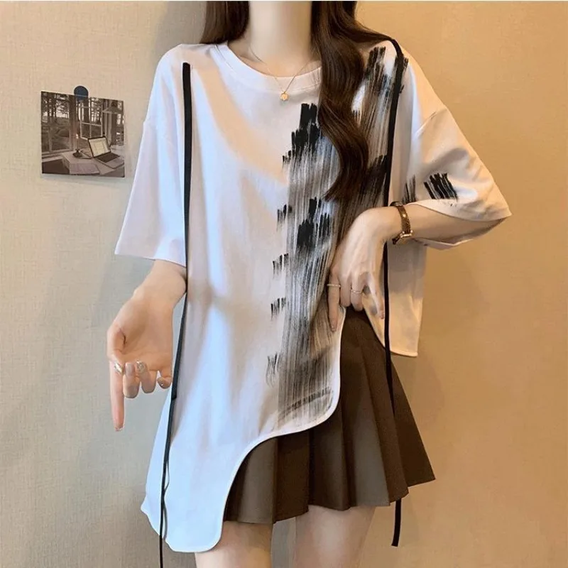 2025 Summer New Women's Fashion Asymmetrical White Print T Shirts Lady Loose O-Neck Short Sleeve Tops Casual Personality Tees