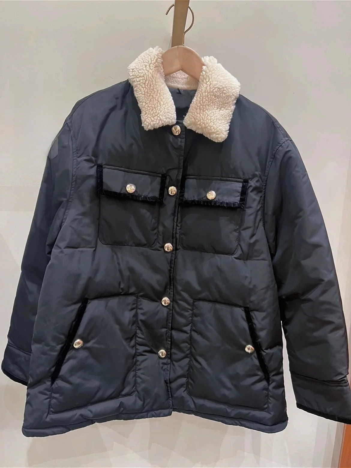 

Женская утепленная хлопковая куртка M Home 2025 осень-зима с воротником из овечьей шерсти, свободного кроя, средней длины, однотонная, для повседневной носки