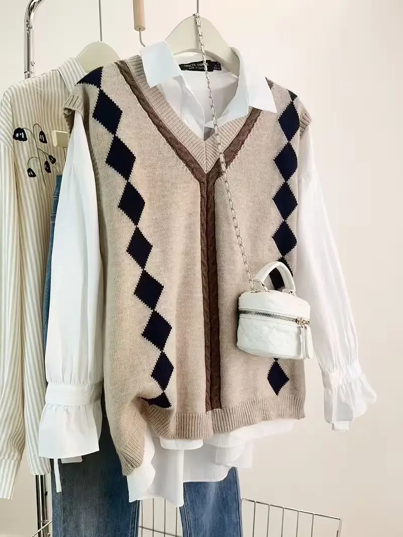 

Новая женская вязаная майка 2026 года