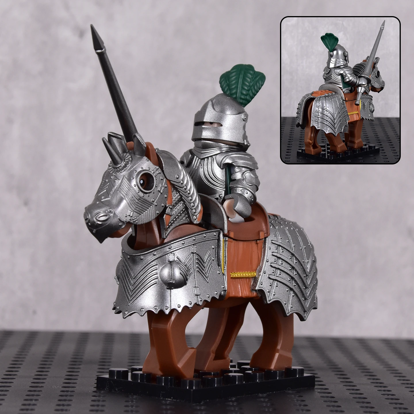 

Готический стиль, несколько цветов, рыцарь на боевом коне, детальная доспехи, лошади, строительный блок, игрушка, идеально подходящая для средневековья