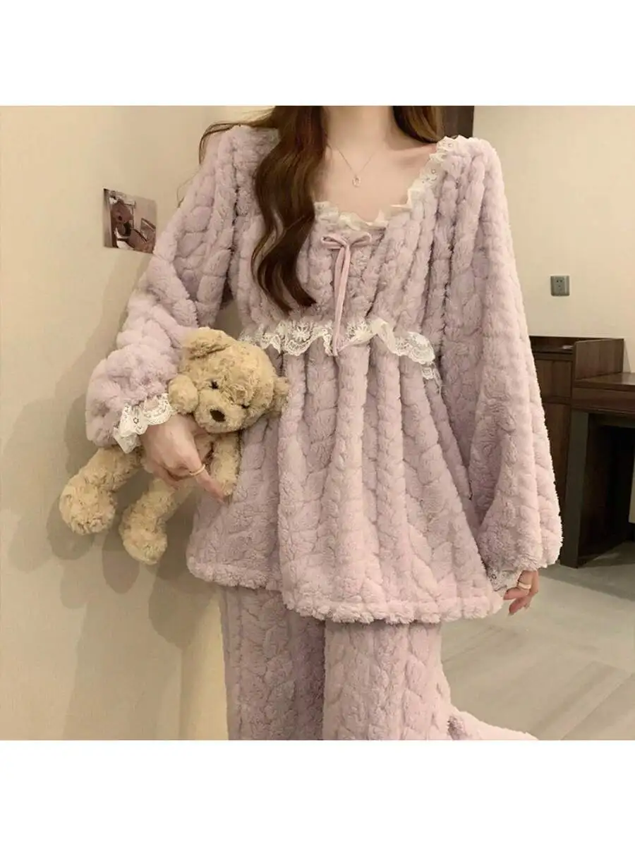 

Women Winter Retro Princess Style Fleece Pajama Set With Lace Trim Loose Fit