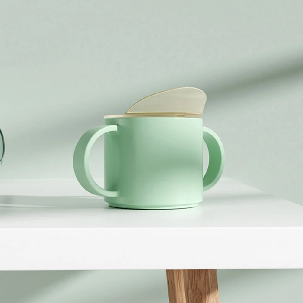 قطعتان من أكواب الأطفال الصغار بمقبض مريح من السيليكون كوب ماء للأطفال للتدريب على شرب كوب ماء للأطفال الصغار