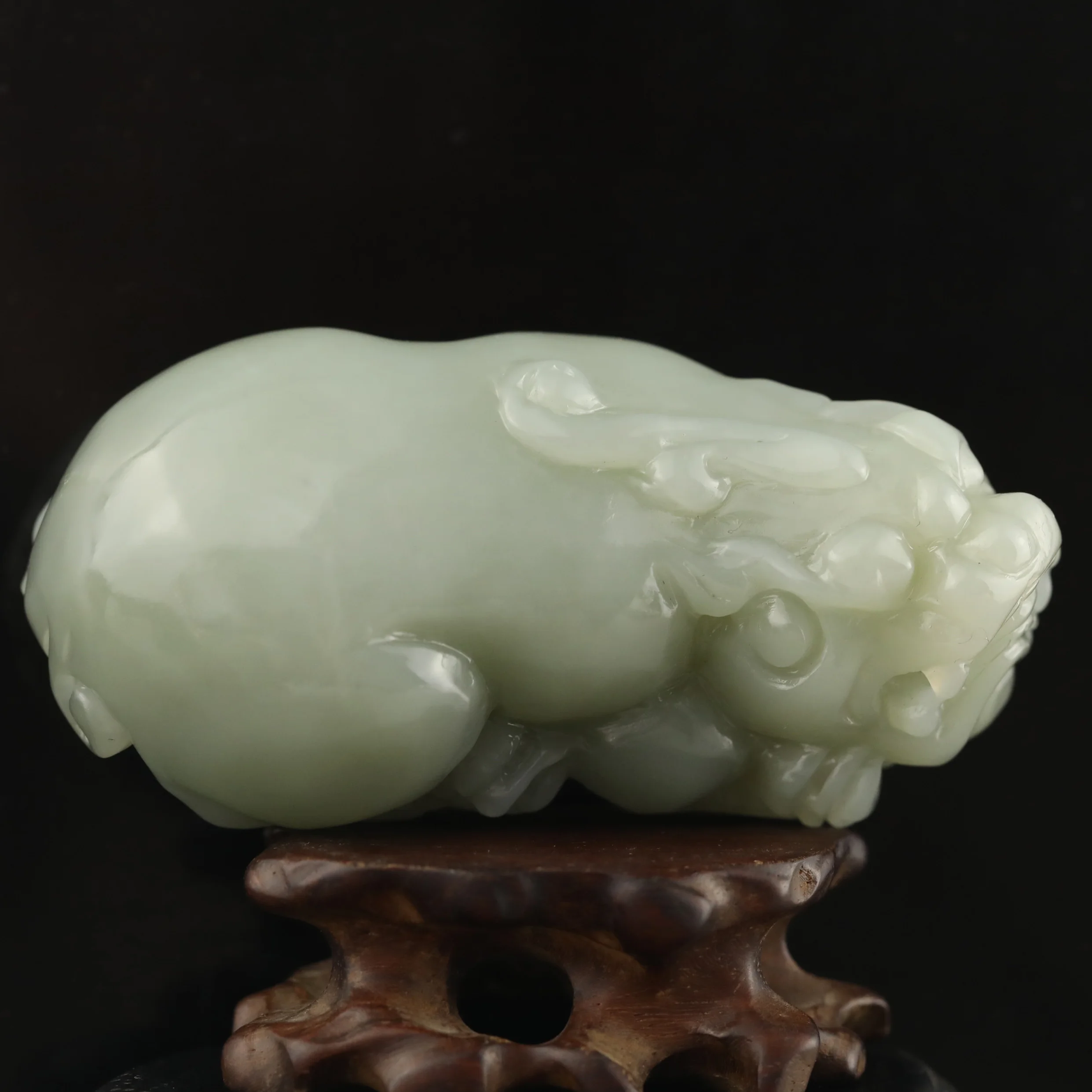 China natural hetian jade hand-carved statue dragon pi xiu pendant d15