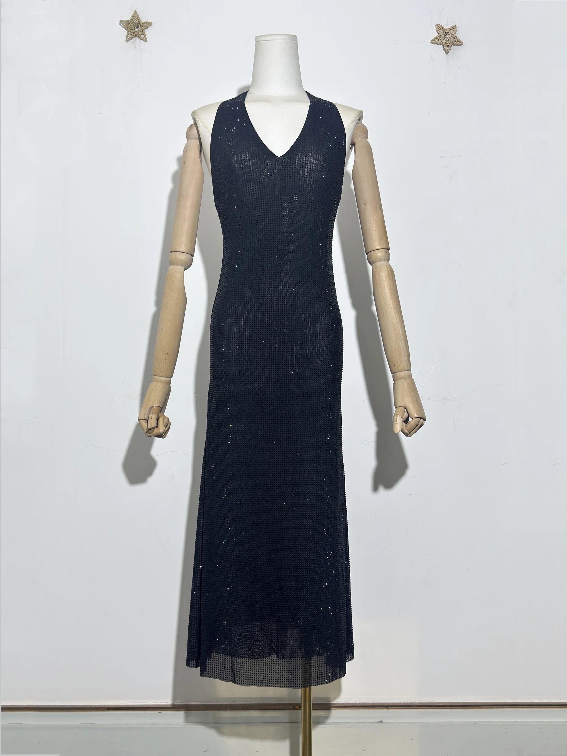 Elegant V-Neck Rhinestone Women New Glamorous Shimmering Diamond Embellished Sleeveless Bodycon Fit Midi Dress For Evening Party