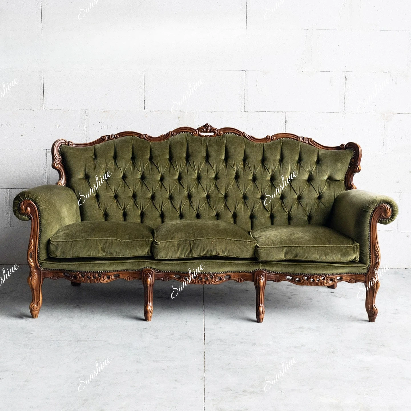 

French light luxury carved fabric pull-button three-person sofa living room in-line velvet sofa