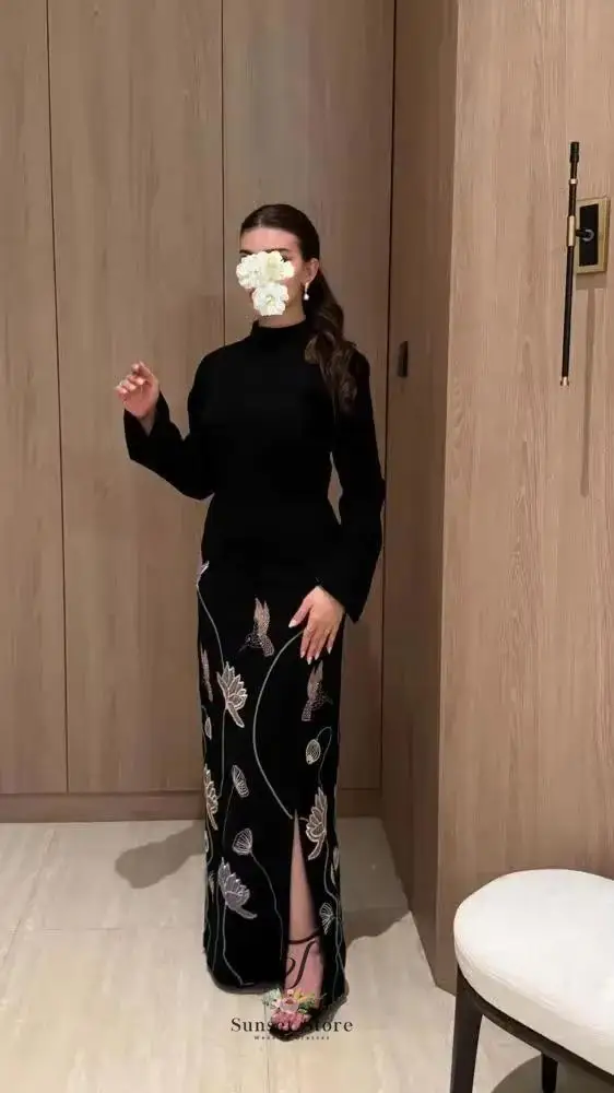 Customized Embroidery Sheath Evening Dress with Split High Neck Bell Sleeve Wedding Party Gown Black Bodycon Prom Dresses