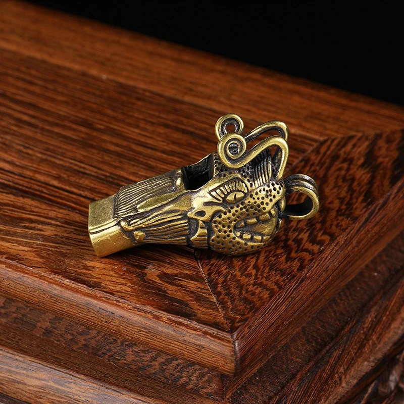 Vintage Brass Dragon Head Whistle Car Keys catene pendenti uomo donna Outdoor Survival Tools fischietti collane portachiavi appesi