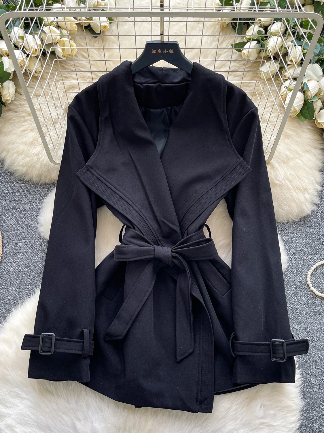 معطف SuperAen Retro على الطراز الإنجليزي كبير بياقة مقلوبة ورباط على الخصر للنساء سترة بدلة على الموضة