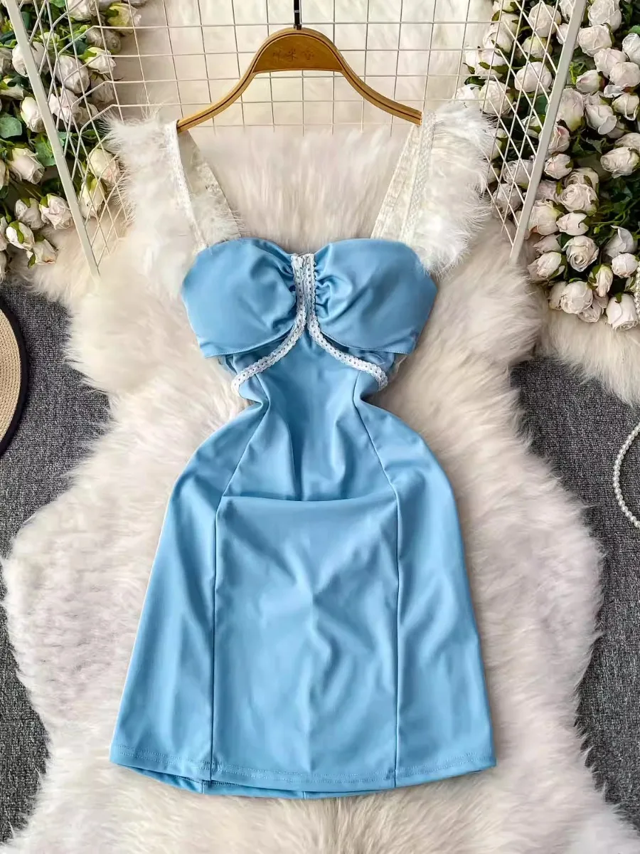 فستان Foamlina صيفي مثير بخصر نحيف ورقبة مربعة وحزام من الريش لحفلات أعياد الميلاد بدون ظهر بدون أكمام فساتين قصيرة