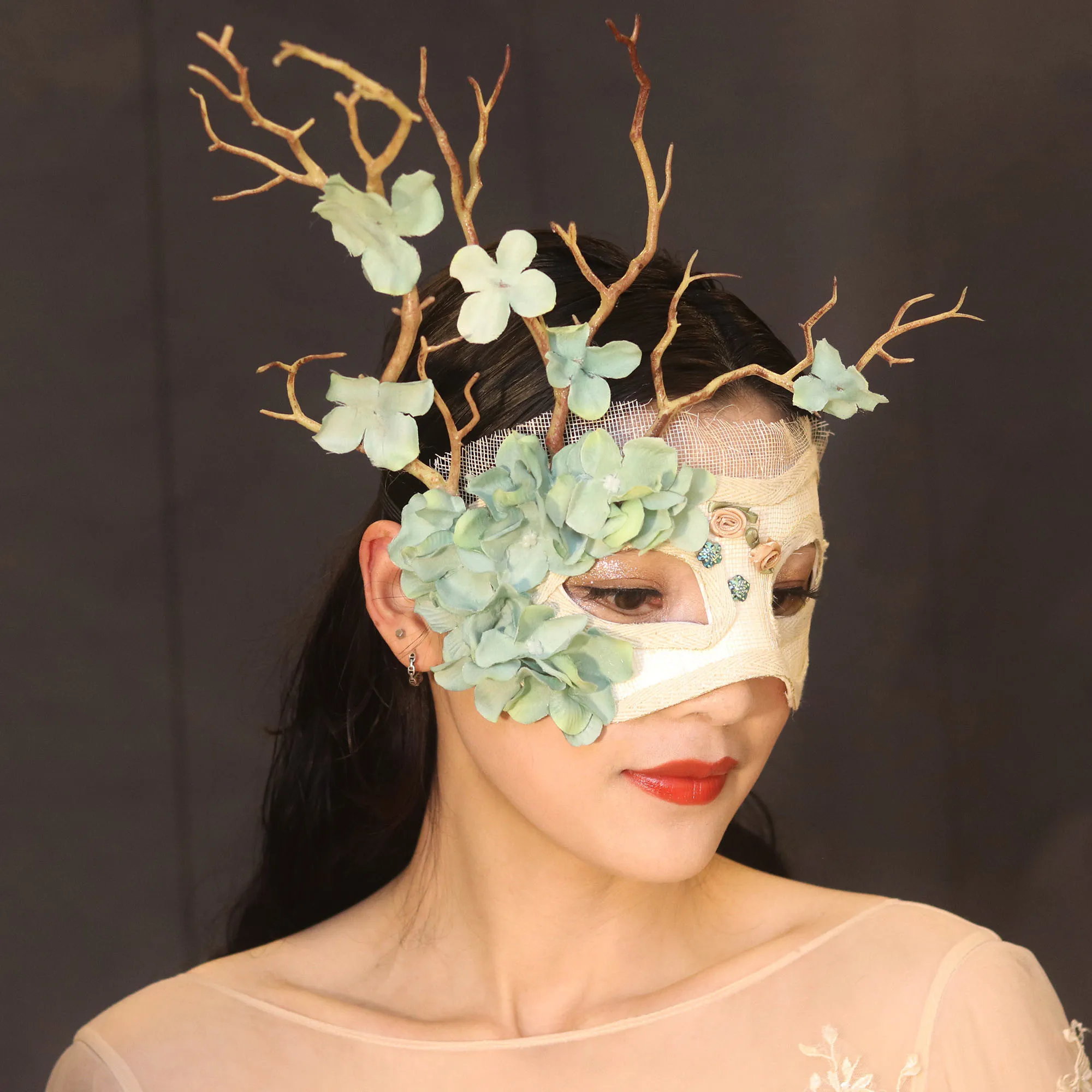 

Branch Butterfly Mask Dance Mask Halloween Cosplay Party Mask Christmas Stage Catwalk Exaggerated Headwear