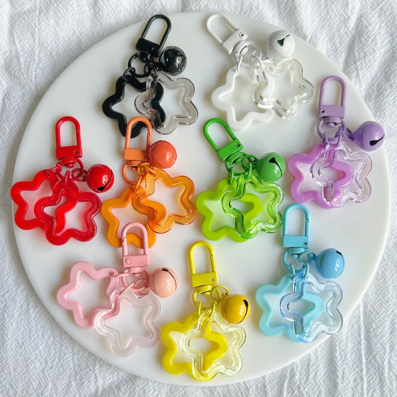 Pendentif étoile creuse coloré avec petite clochette, perles acryliques, accessoires de porte-clés, cordon de sac, bijoux