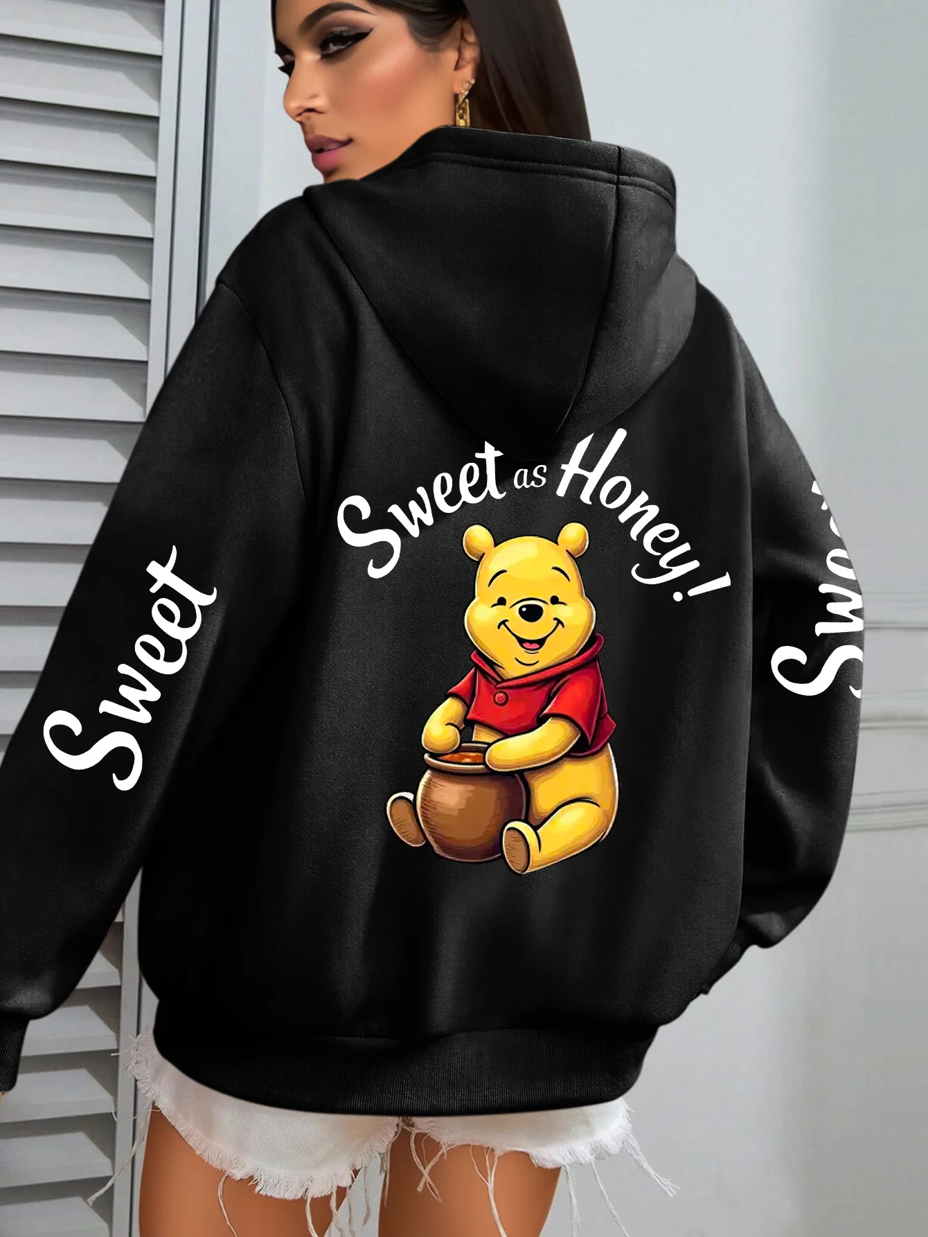 Осенне-зимняя толстовка с капюшоном Disney Winnie The Pooh как сладкий и модный, как мед, с свободными и повседневными уличными принтами.