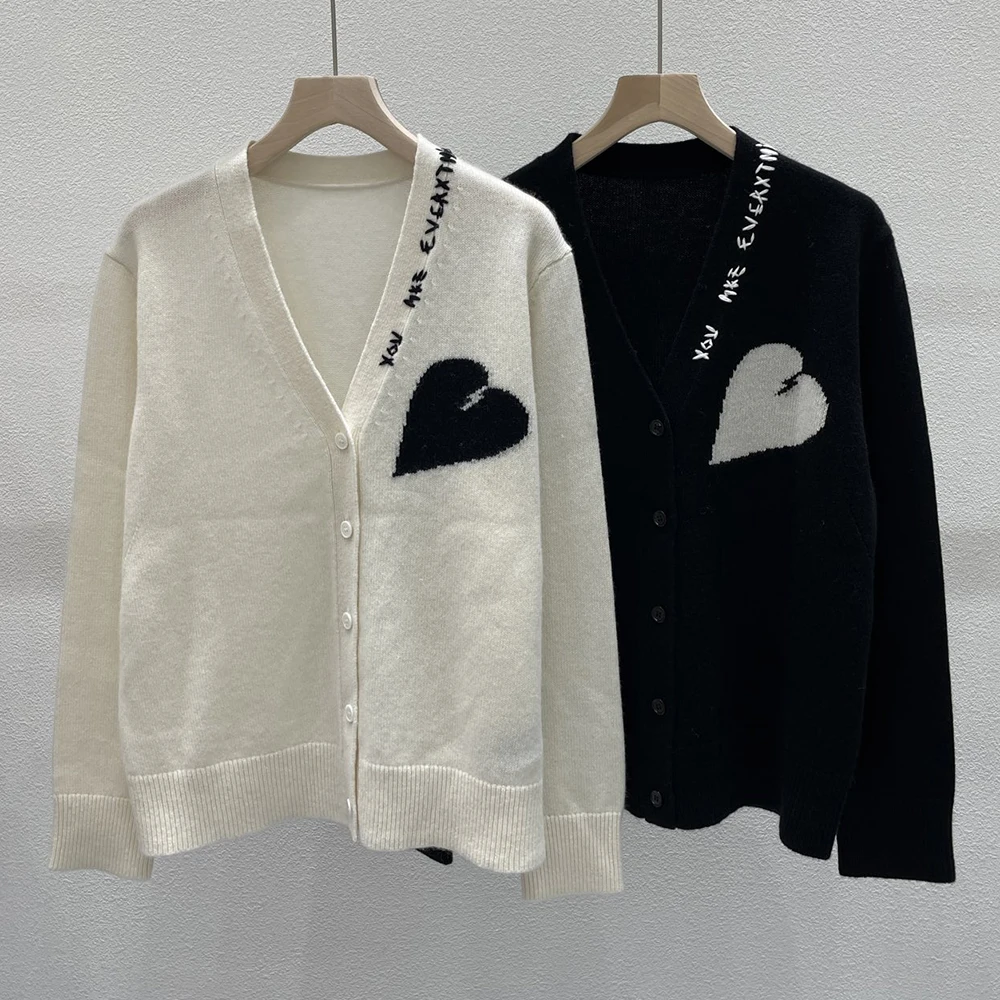 روان M559 رسالة الحب الجاكار سترة متماسكة الخامس الرقبة طويلة الأكمام زر الإناث سترة عادية مريحة سيدة الأعلى 2026 #1