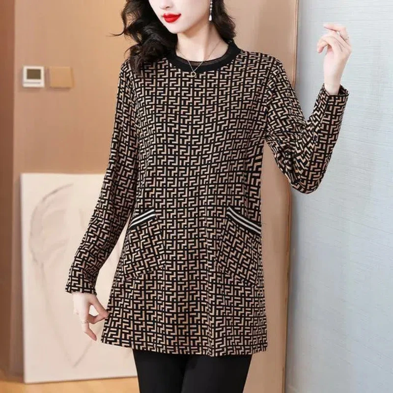 

Осень-зима, новые модные футболки с круглым вырезом и длинными рукавами, женские уличные повседневные пуловеры с принтом, элегантные топы средней длины