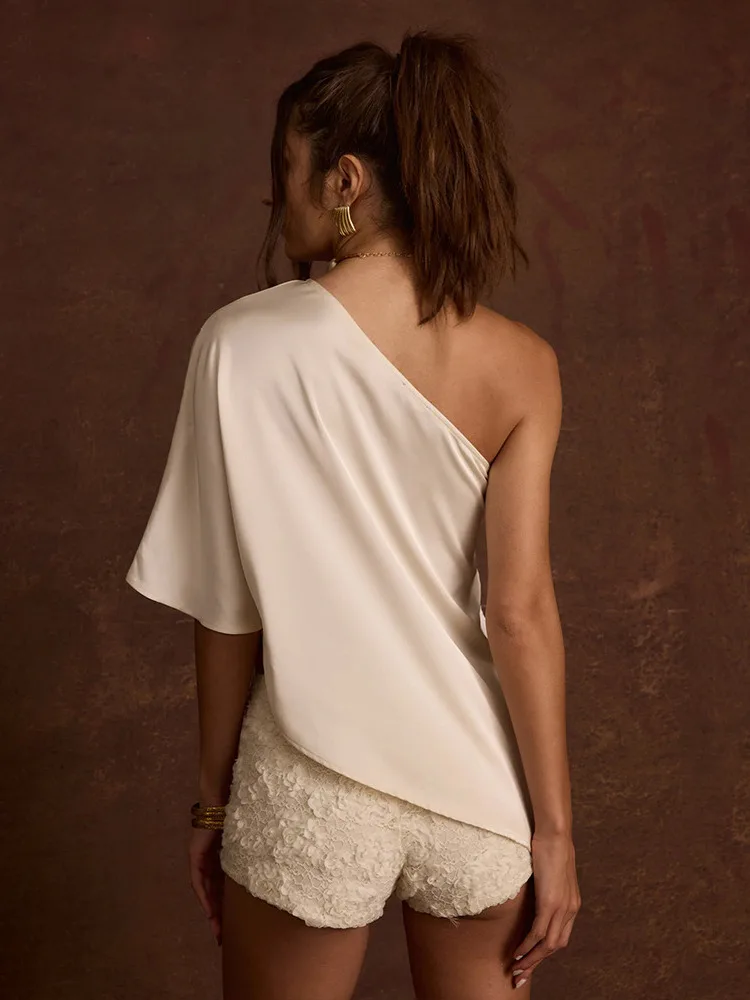 Absobe femmes Sexy épaules dénudées Satin haut irrégulier couleur unie col asymétrique une manches mince T-Shirt décontracté Streetwear