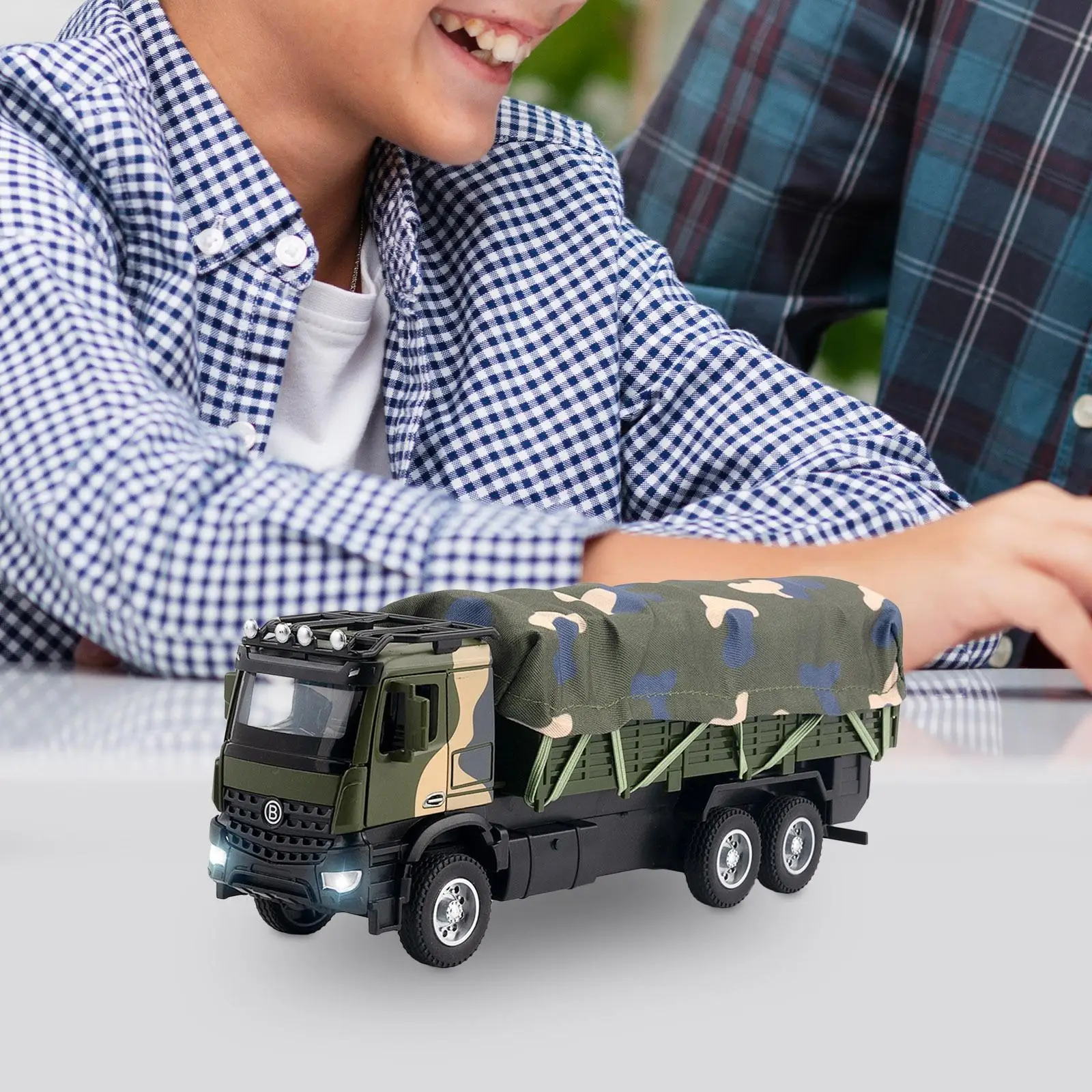 

1/35 Diecast Alloy Transport Truck for Office Ornament Birthday Collection