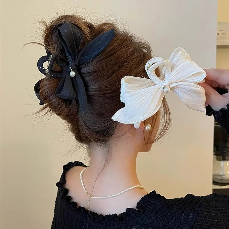 

Pearl bow grab clip female summer simple temperament back head disc hair shark clip headdress