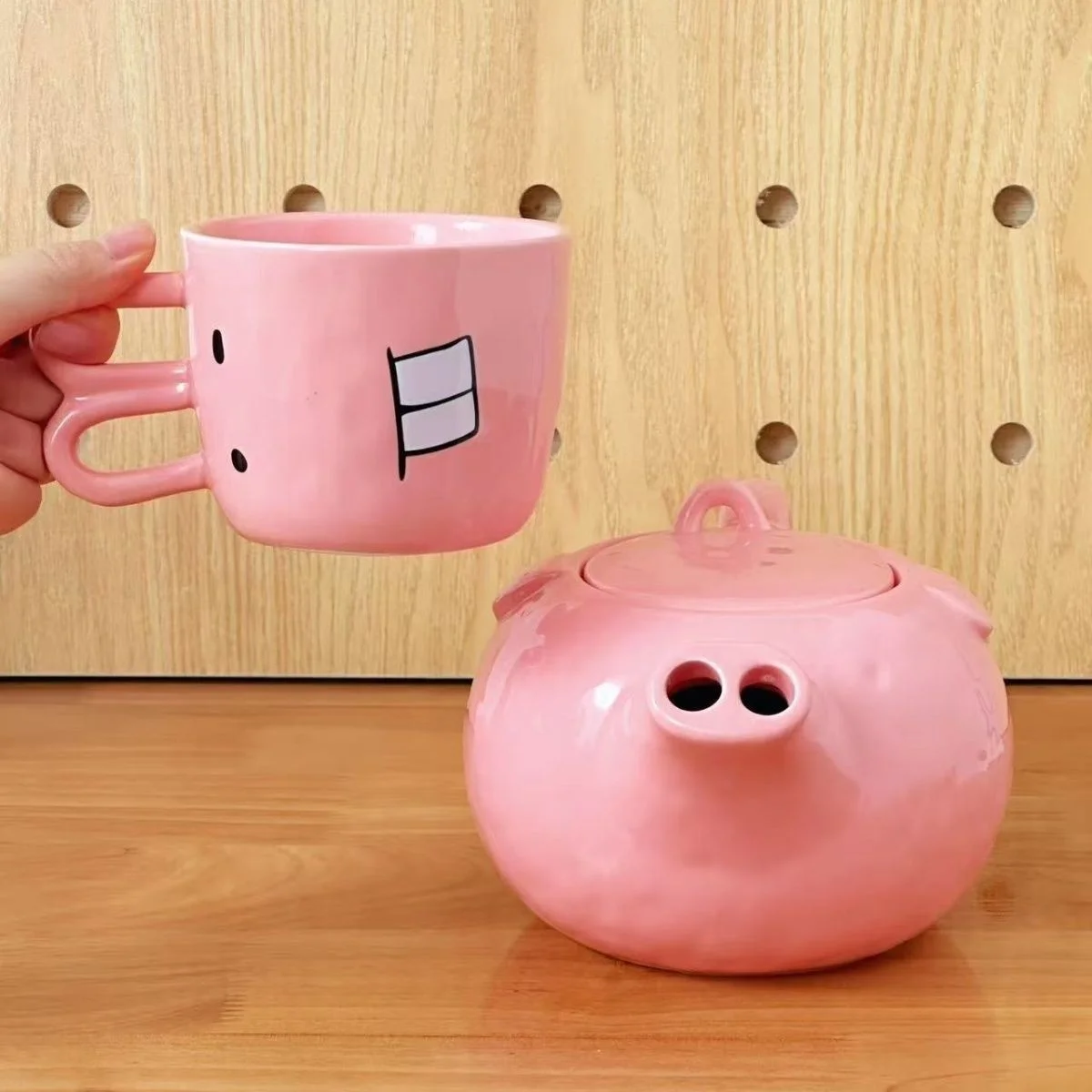 Pig Nose Teapot and Rabbit Tooth Mug Gift Set
